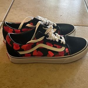 Hearts Old Skool Vans women’s size 10 men’s size 8.5